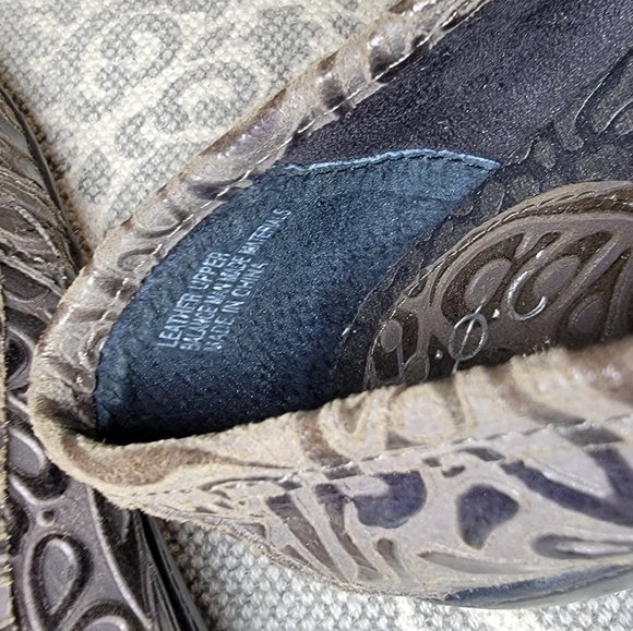 B.O.C. Howell Tooled Leather Flats Loafers Clogs Size 6.5 - Picture 12 of 16